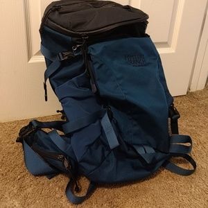 Hiking daypack backpack NWT